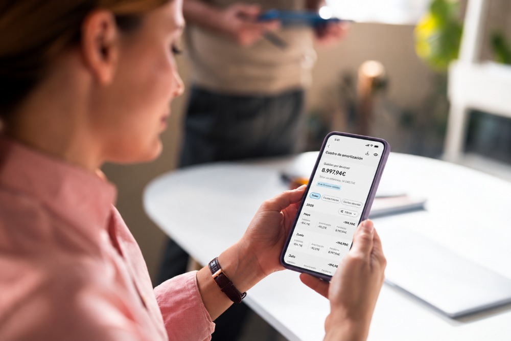 caixabank renueva su app para empresas con nuevas funciones de gestión financiera y contratación digital