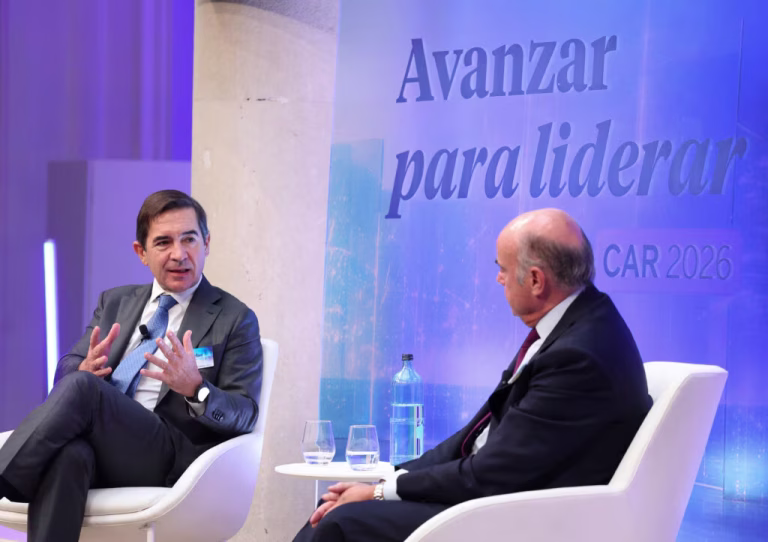 bbva reúne a empresarios de toda españa para analizar los retos económicos y el impacto de la inteligencia artificial